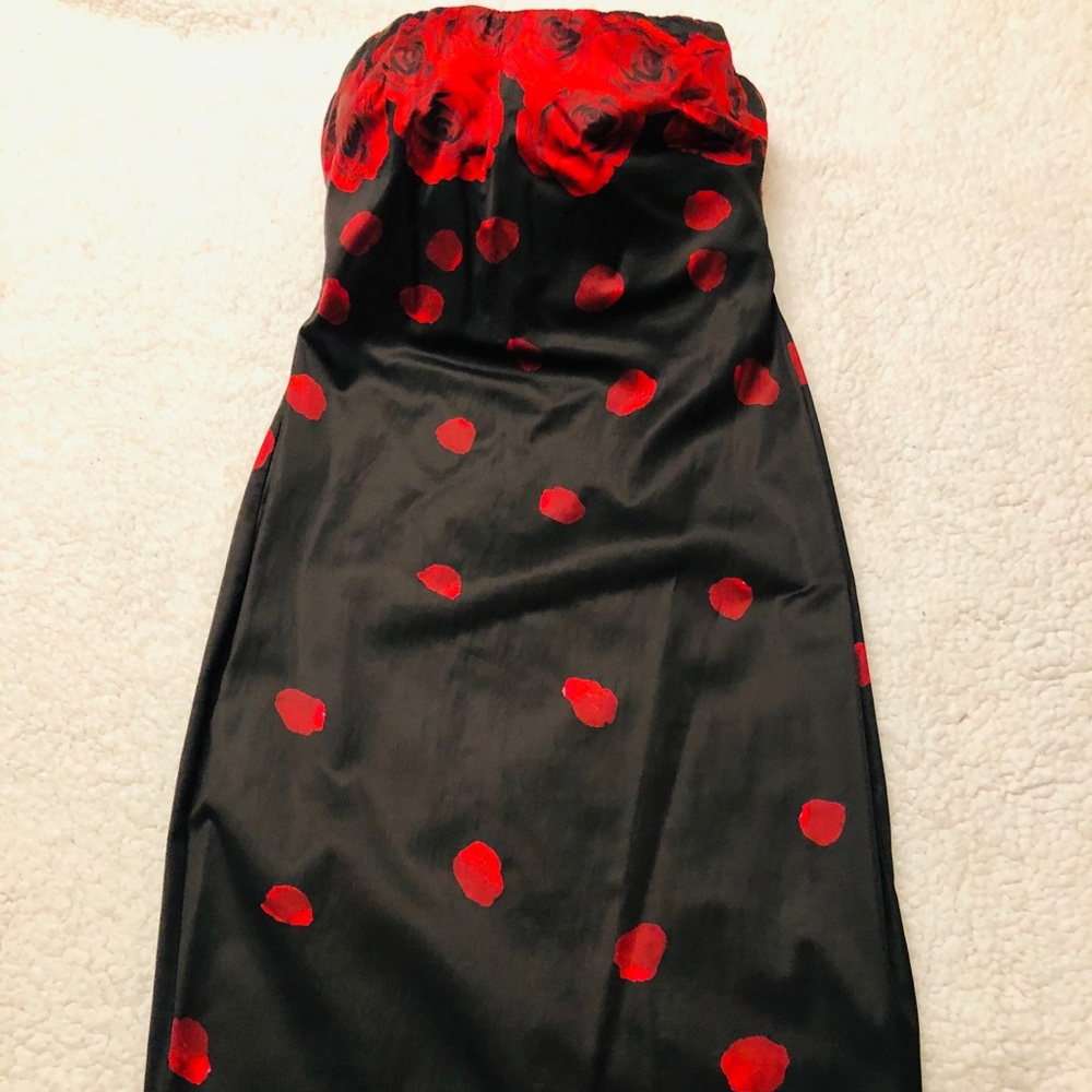 Bebe strapless stretching satin dress